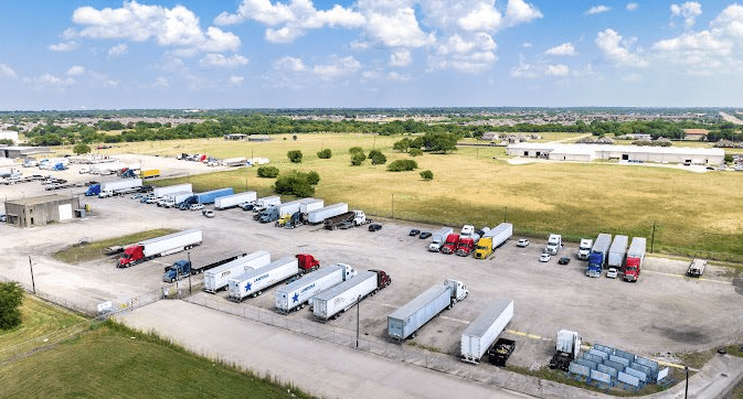 semi truck parking in texas 1
