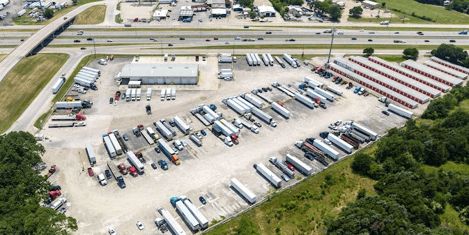 semi truck parking in texas 5